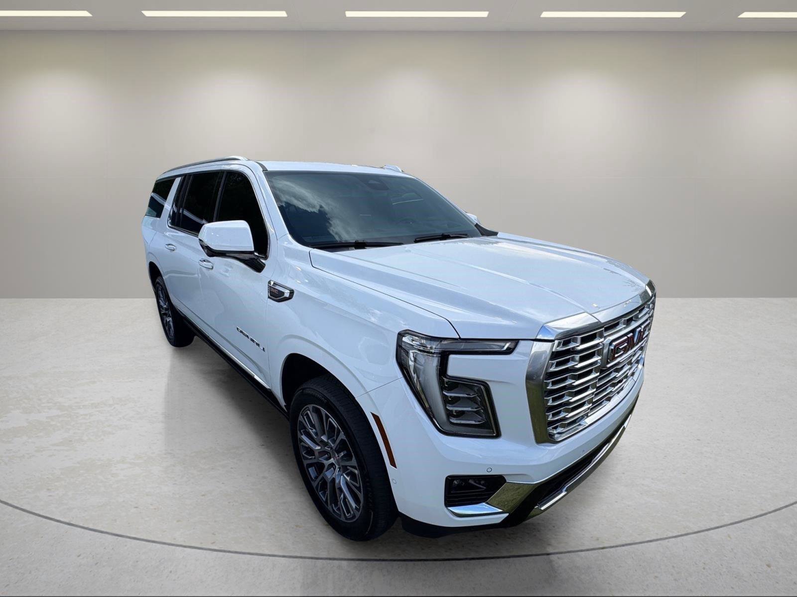 Used 2026 GMC Yukon XL Denali w/ Sun & Power Step Package AWD/4WD image 9