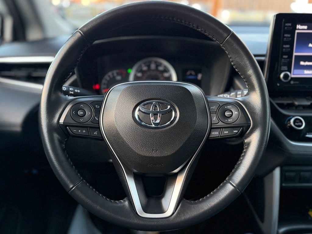 Certified 2022 Toyota Corolla Cross LE image 7