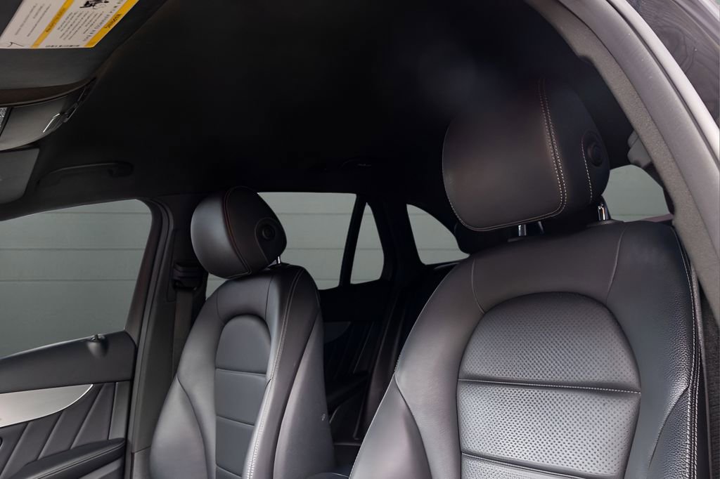 Used 2019 Mercedes-Benz GLC 300 image 2