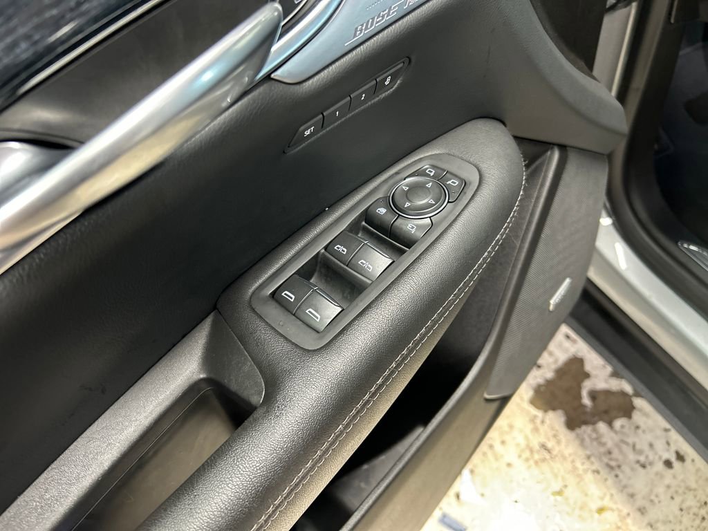 Used 2025 Cadillac XT5 Premium Luxury AWD/4WD image 16