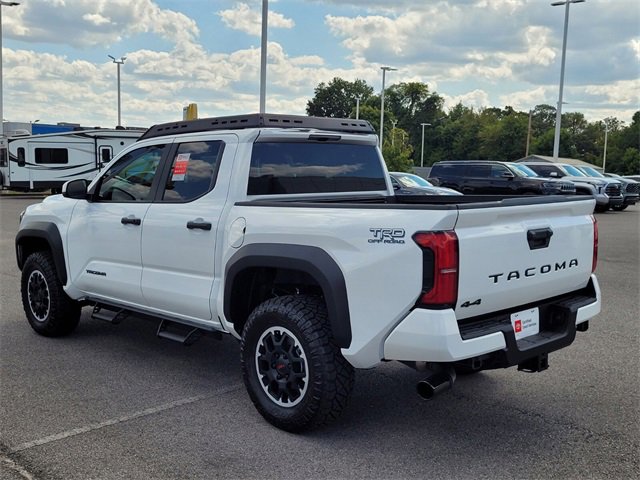 Used 2024 Toyota Tacoma TRD Off-Road image 5