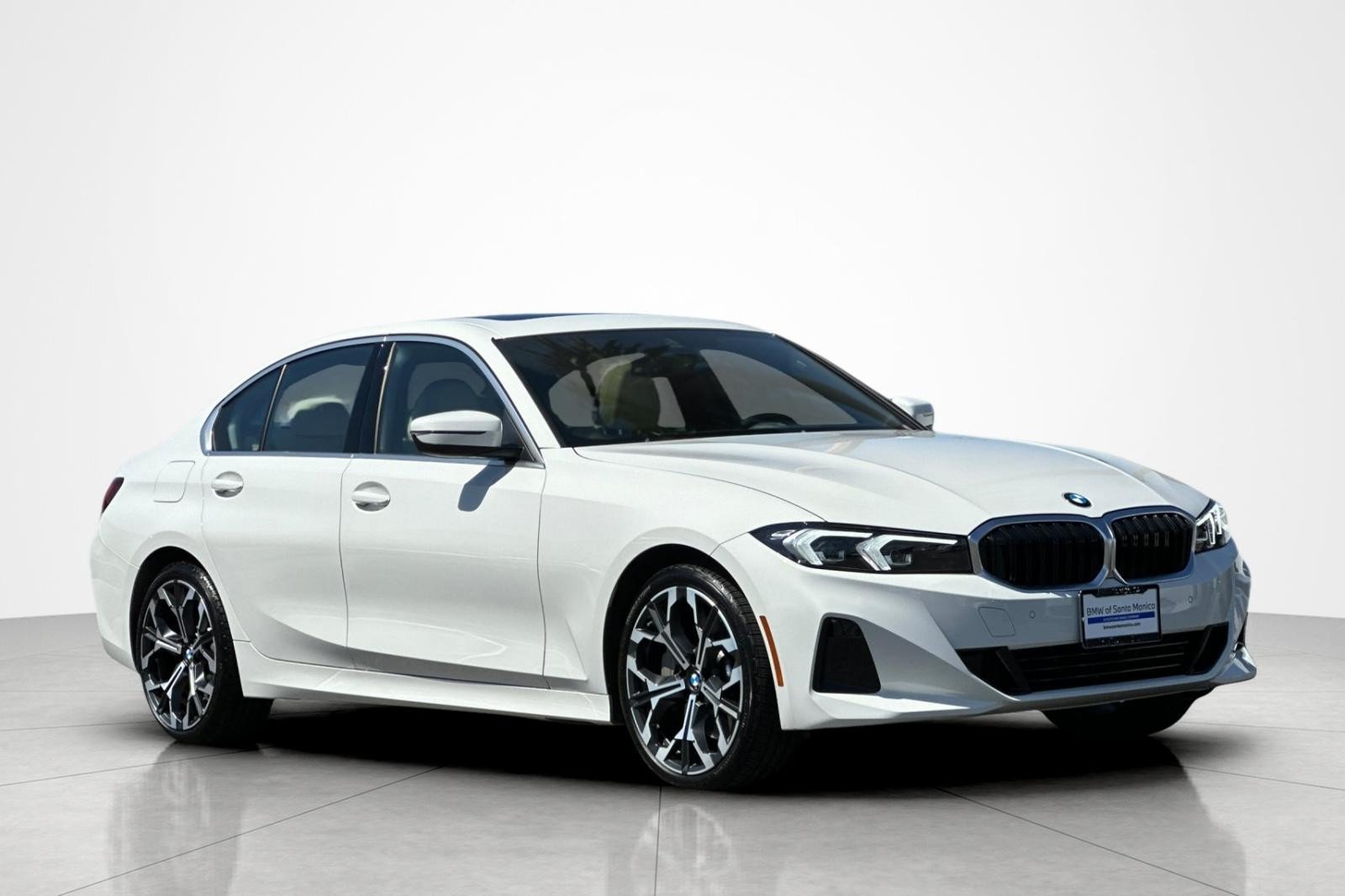 Used 2026 BMW 330i Sedan w/ Premium Package RWD image 7