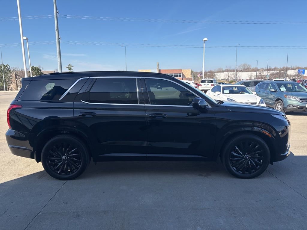 Used 2025 Hyundai Palisade Calligraphy image 4