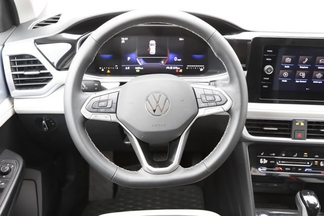 Used 2025 Volkswagen Taos SE FWD image 16