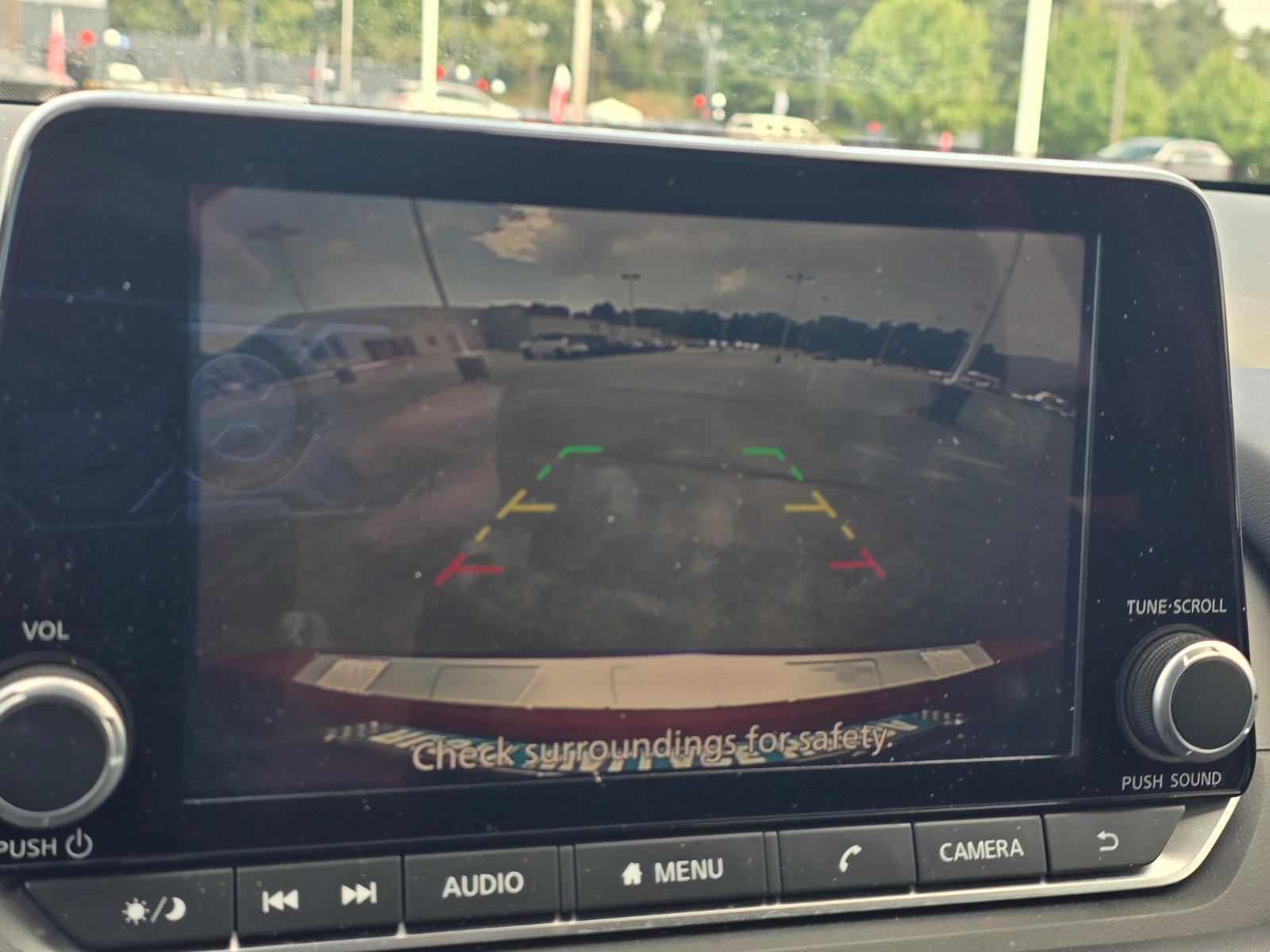 Used 2025 Nissan Rogue SV w/ SV Premium Package FWD image 16