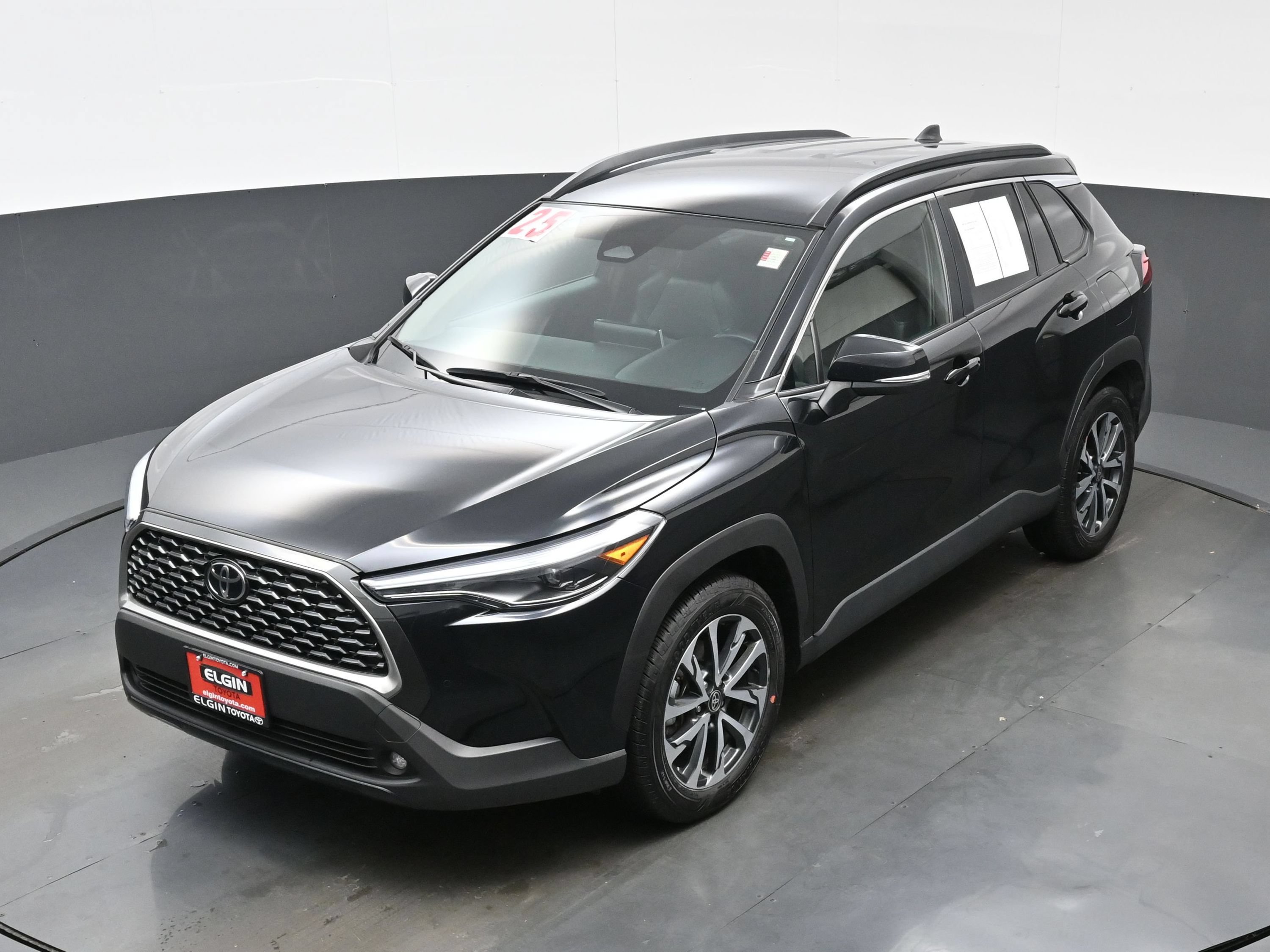 Used 2025 Toyota Corolla Cross XLE AWD/4WD image 36