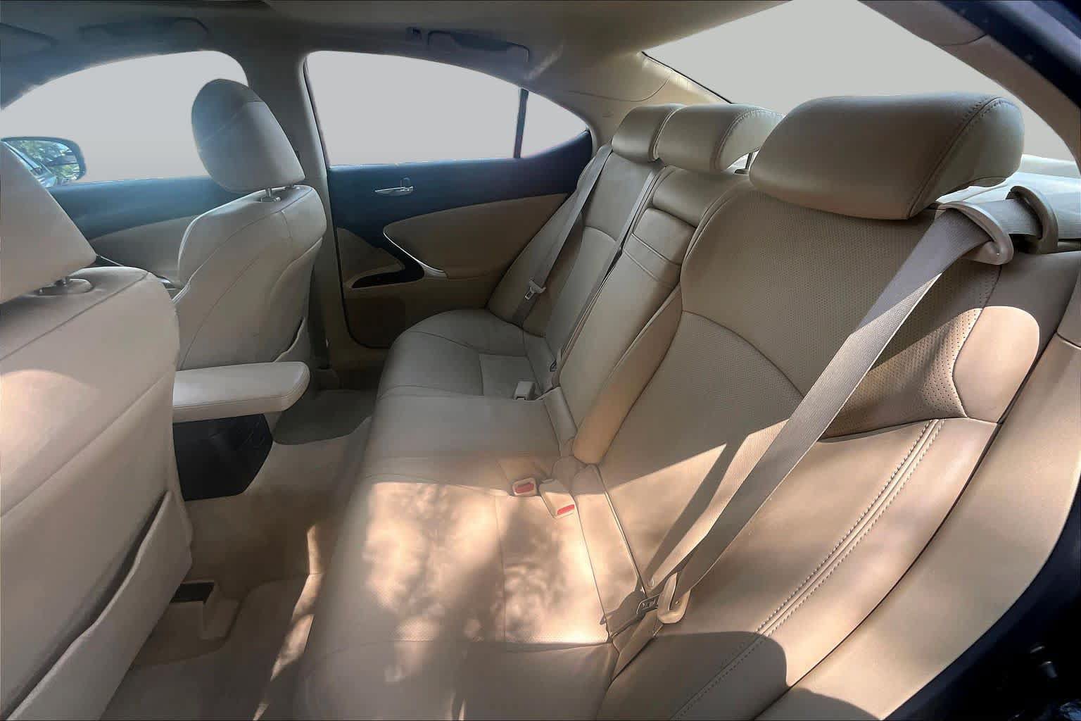 Used 2007 Lexus IS 250 w/ Premium Pkg RWD image 20