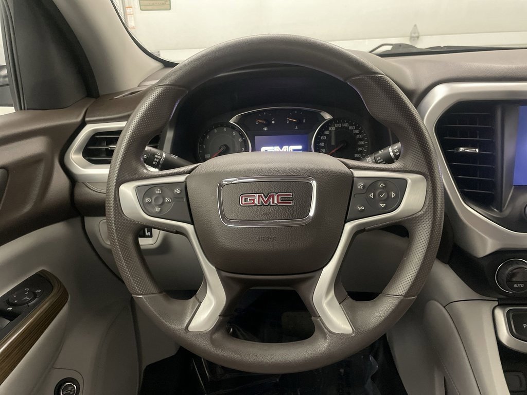 Used 2023 GMC Acadia SLE image 5