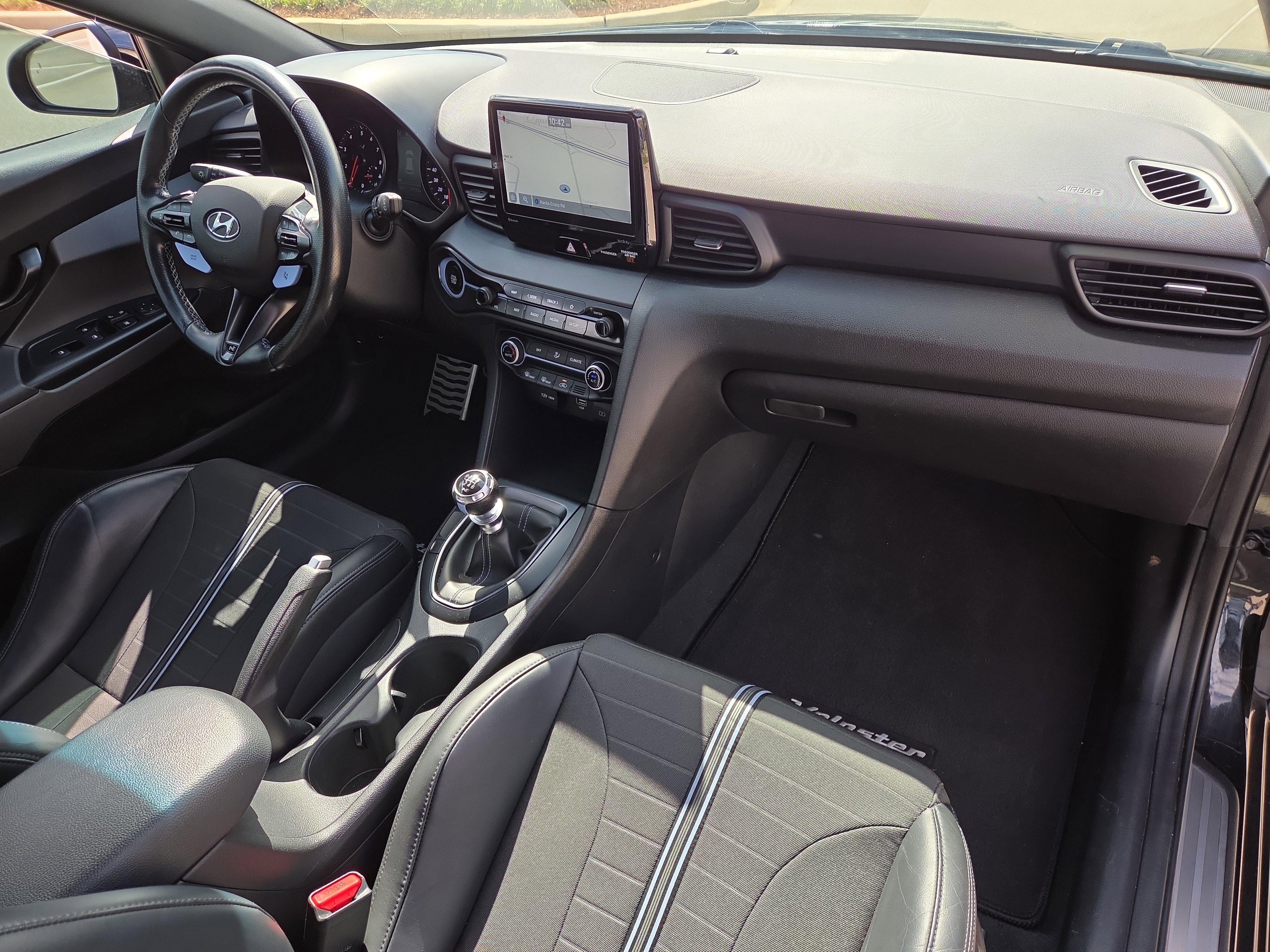 Used 2021 Hyundai Veloster N image 16