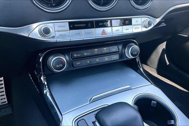 Used 2018 Kia Stinger GT2 RWD image 16