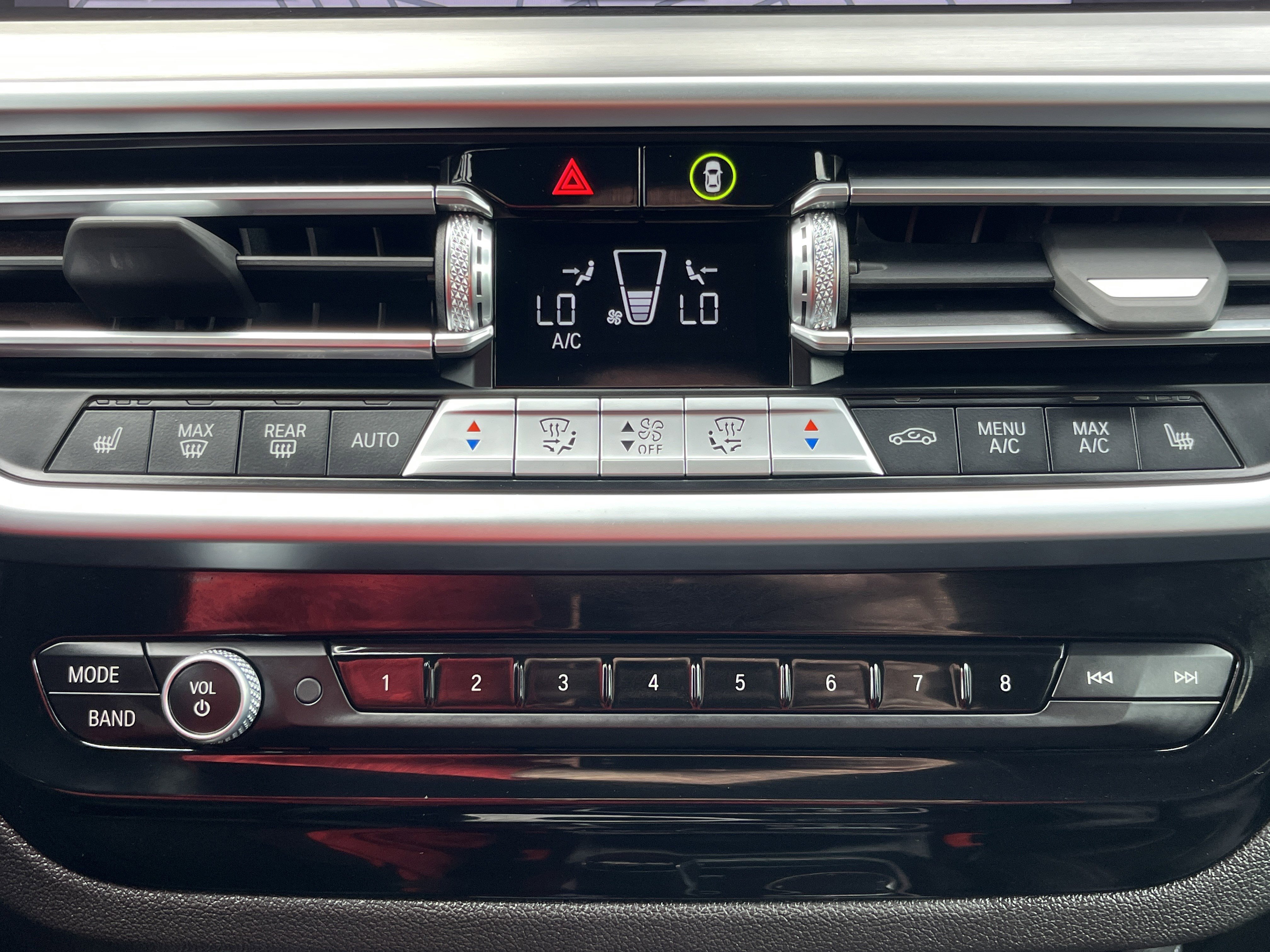 Used 2025 BMW X4 xDrive30i image 6