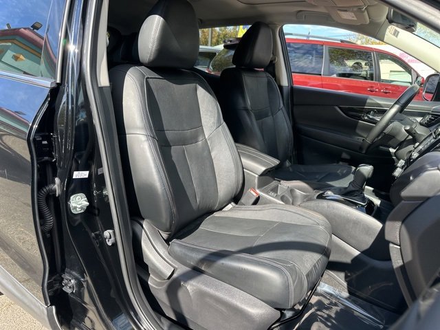 Used 2018 Nissan Rogue Sport SL w/ SL Premium Package image 11