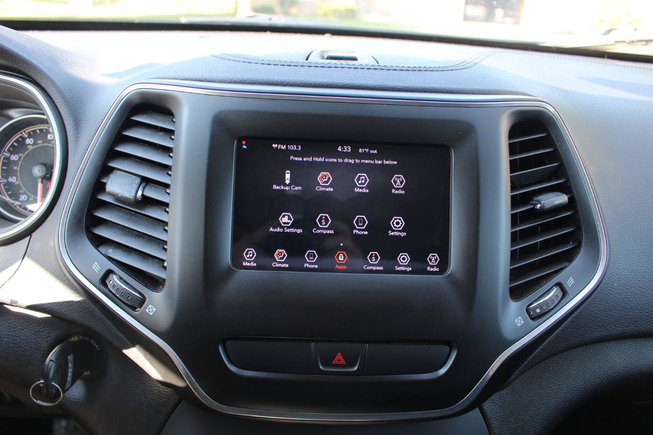 Used 2020 Jeep Cherokee Latitude FWD image 25
