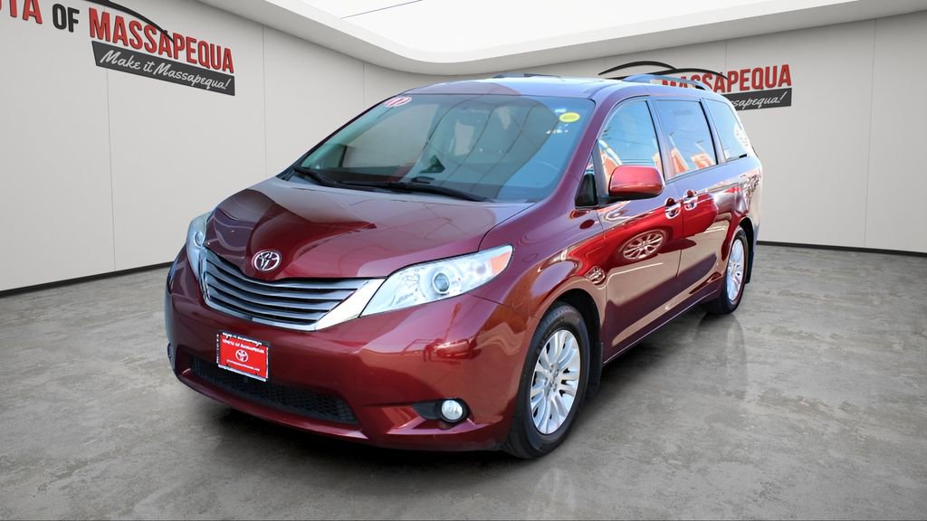 Used 2017 Toyota Sienna XLE w/ XLE Navigation Package FWD video 1