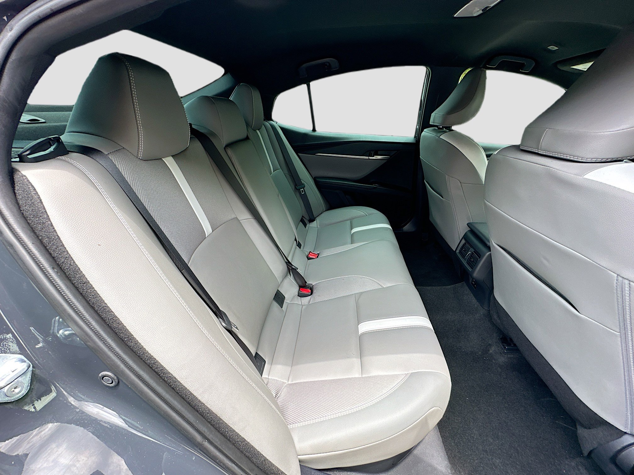 Used 2025 Toyota Camry SE w/ Convenience Package FWD image 26