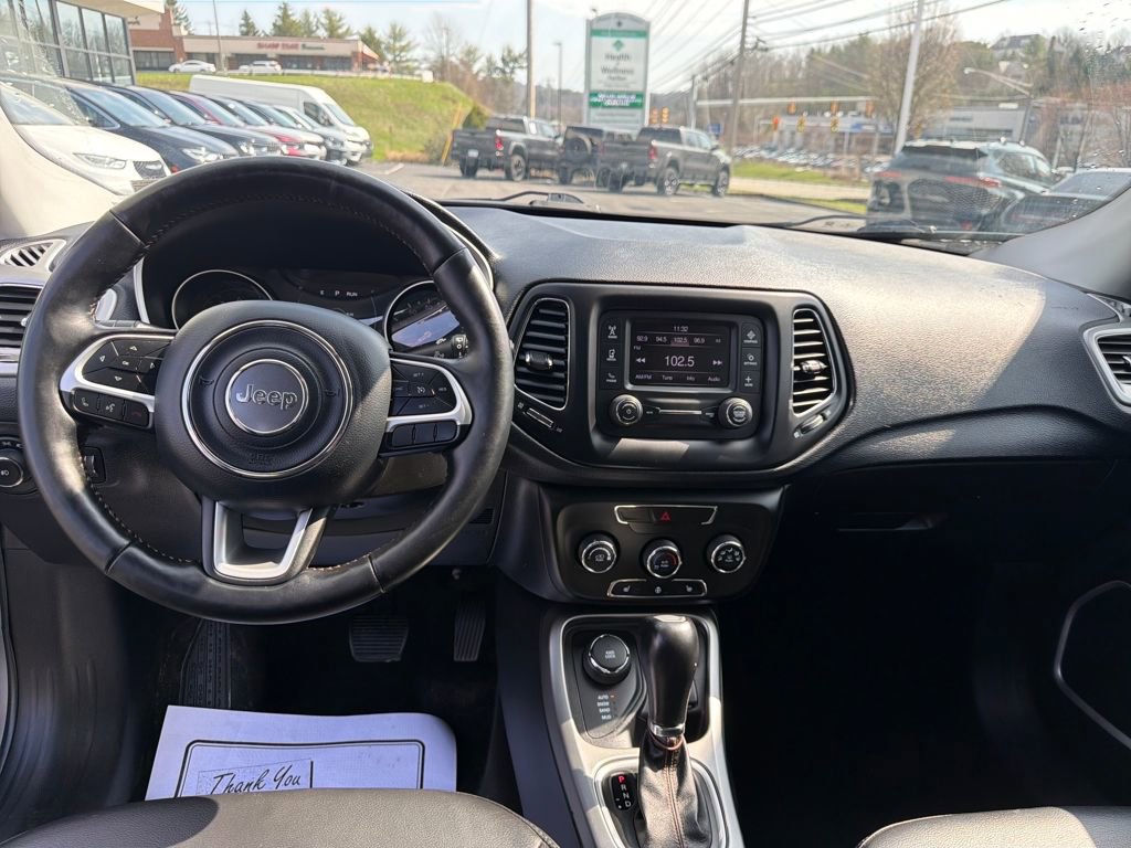 Used 2018 Jeep Compass Latitude w/ Cold Weather Group image 11
