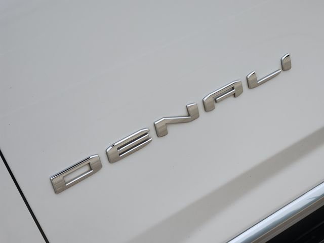 Used 2023 GMC Yukon Denali w/ LPO, Floor Liner Package AWD/4WD image 12