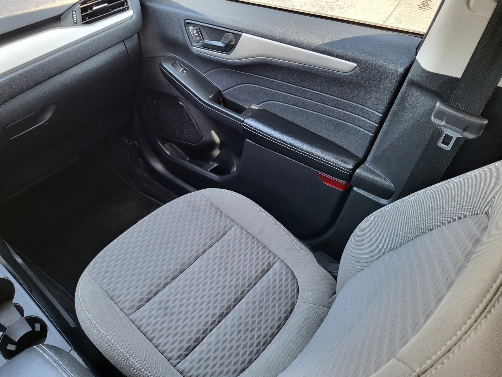 Certified 2022 Ford Escape SE w/ SE Sport Appearance Package image 15