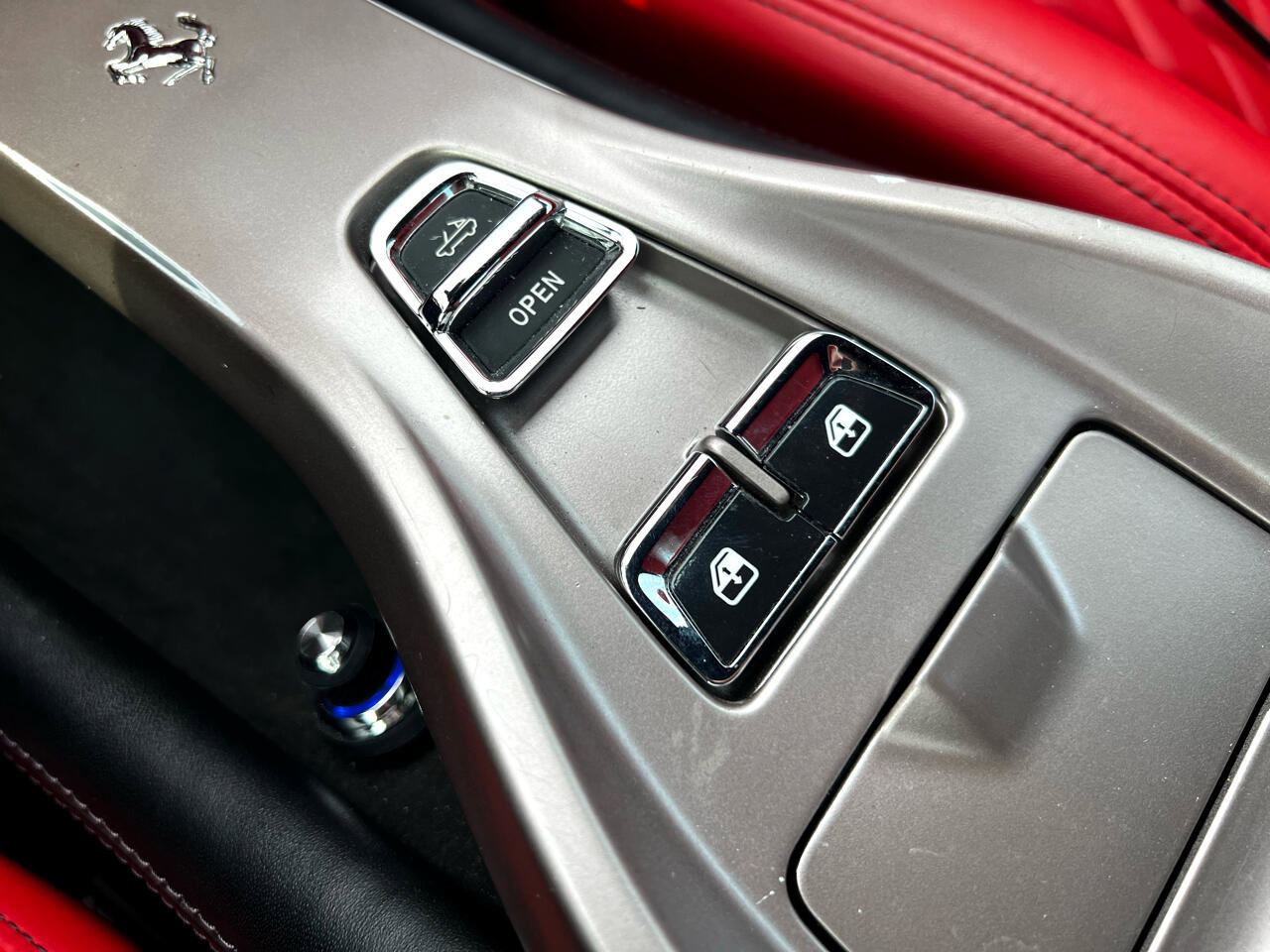 Used 2012 Ferrari California image 21