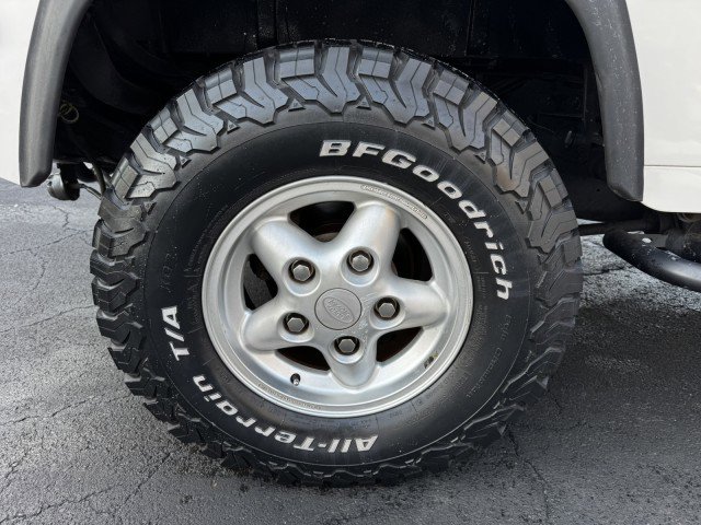 Used 1995 Land Rover Defender 90 image 30