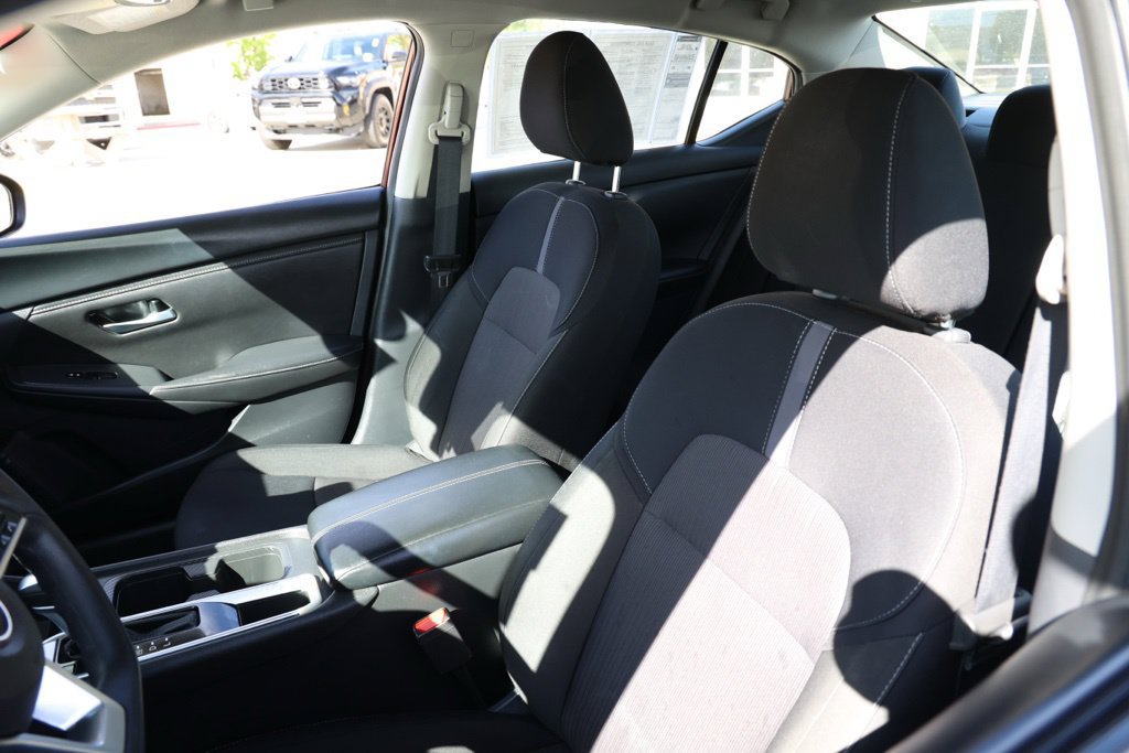 Used 2025 Nissan Sentra SV FWD image 16