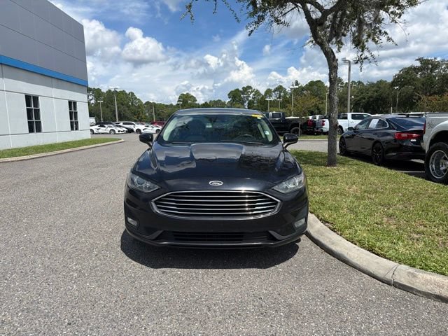 Used 2019 Ford Fusion SE w/ Equipment Group 151A FWD image 2