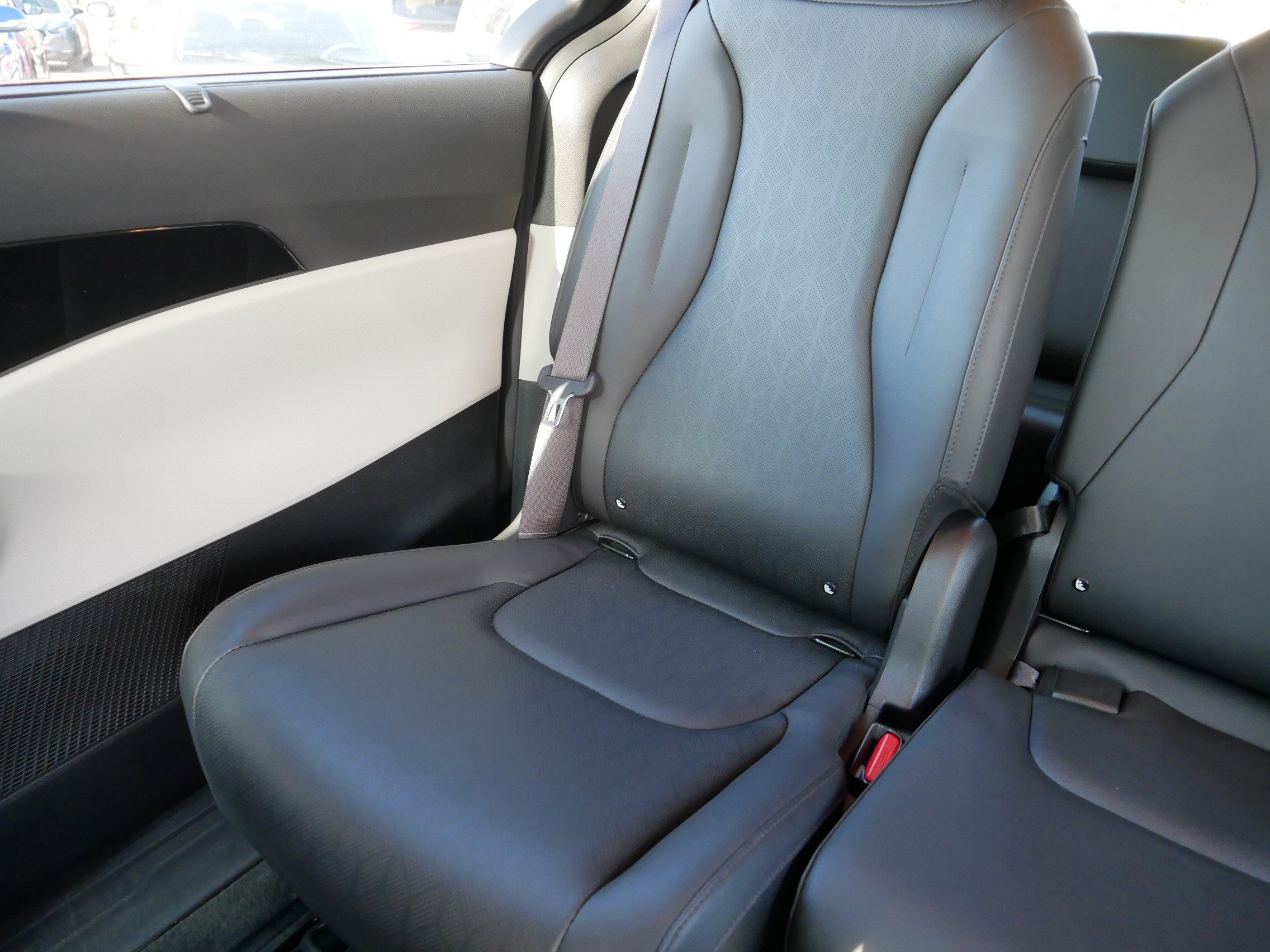 Certified 2024 Kia Carnival EX image 12