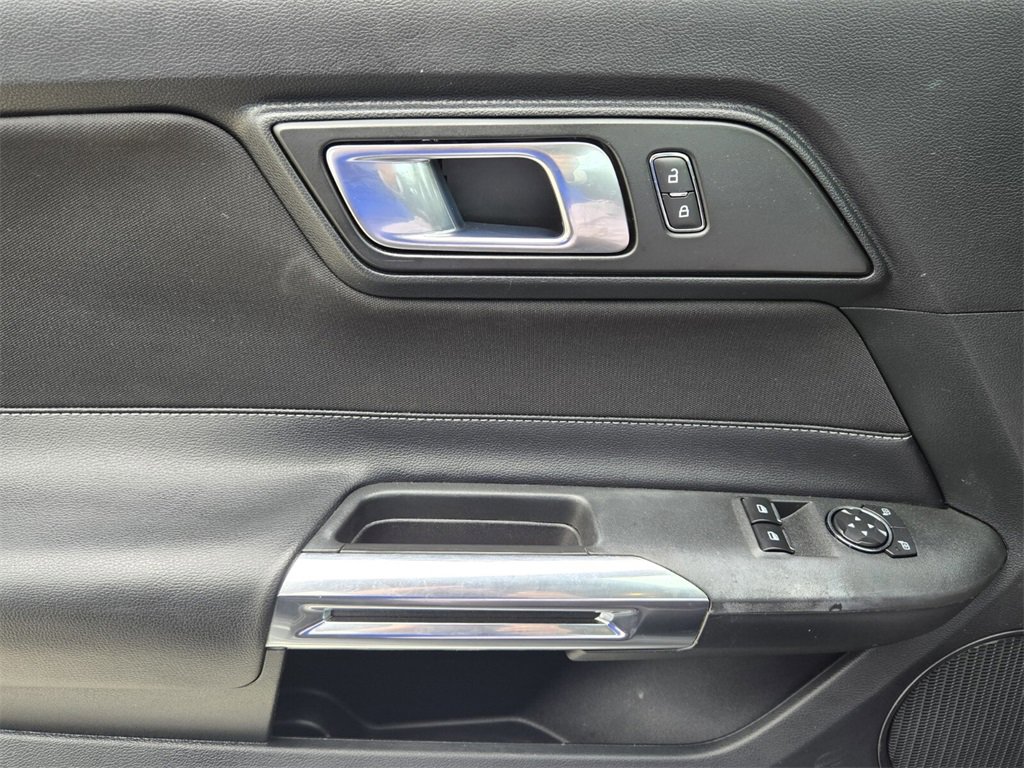 Used 2020 Ford Mustang Coupe image 27