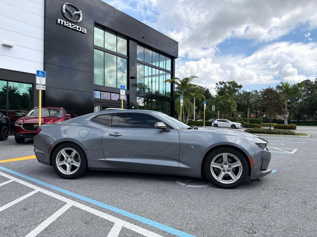 Used 2019 Chevrolet Camaro LT RWD image 3