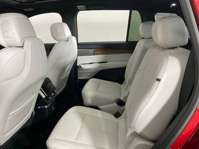 New 2026 Cadillac Vistiq Luxury w/ LPO, Floor Liner Package image 28