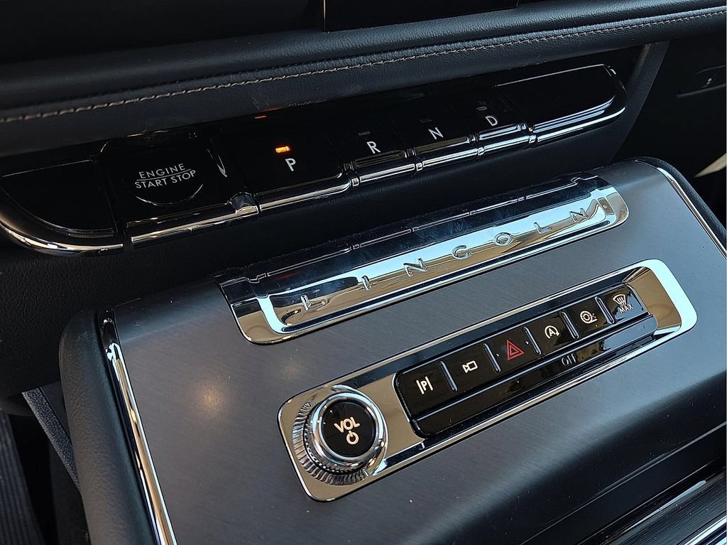 New 2026 Lincoln Aviator 2WD image 17
