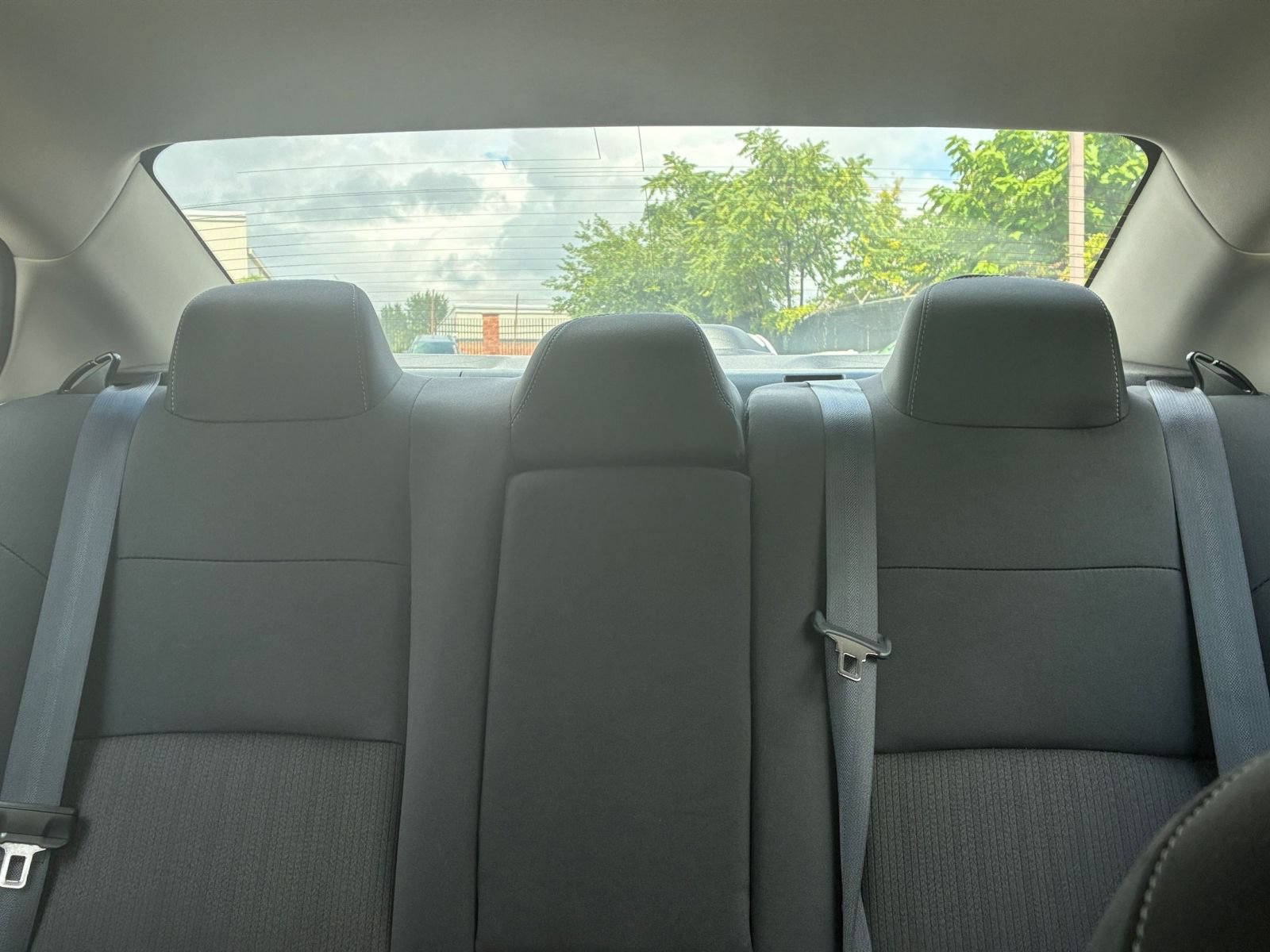Used 2025 Nissan Altima 2.5 SV FWD image 33