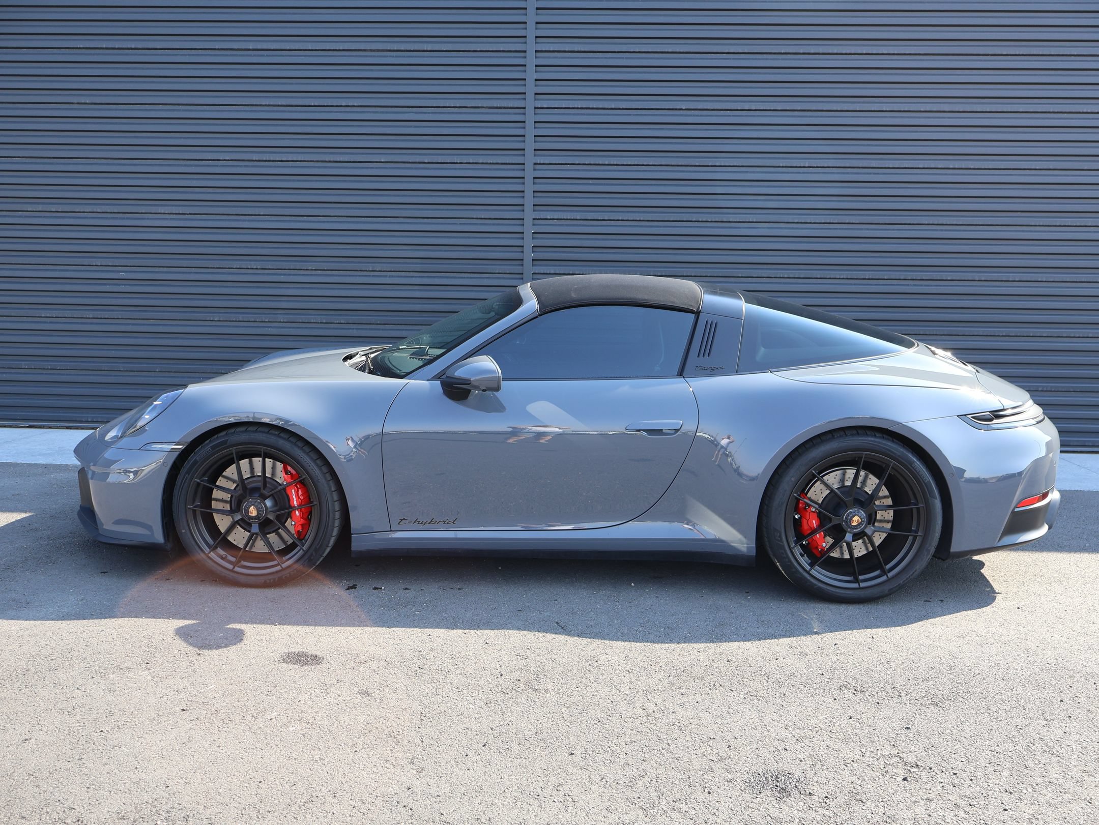 Certified 2025 Porsche 911 Targa 4 GTS AWD/4WD image 2