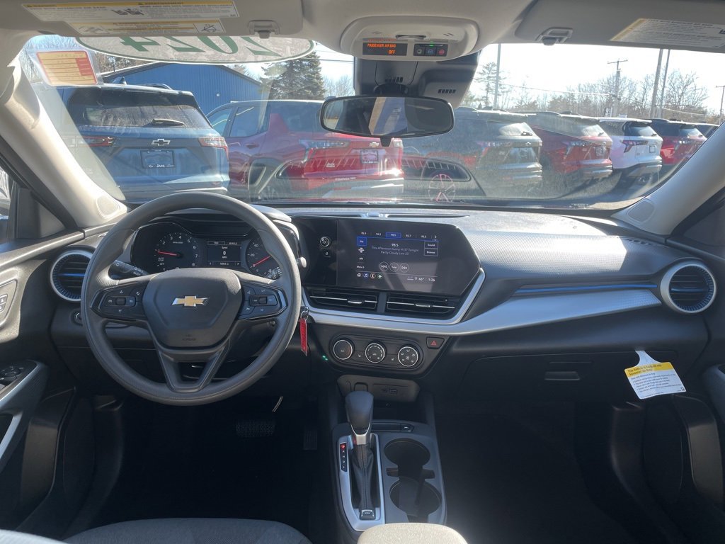 Used 2024 Chevrolet Trax LS w/ LS Convenience Package image 10