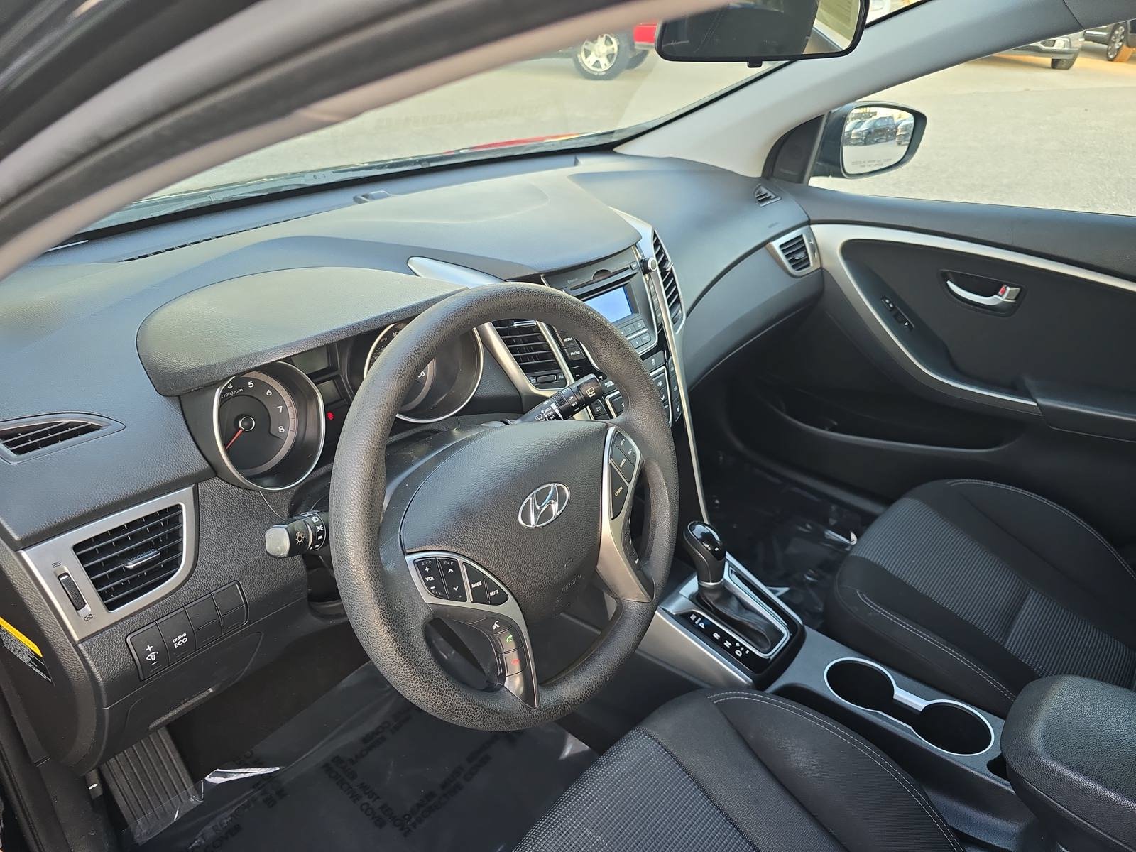 Used 2016 Hyundai Elantra GT FWD image 16