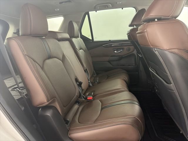 Used 2025 Honda Pilot Elite image 11