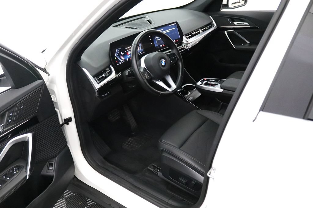 Used 2023 BMW X1 xDrive28i AWD/4WD image 13