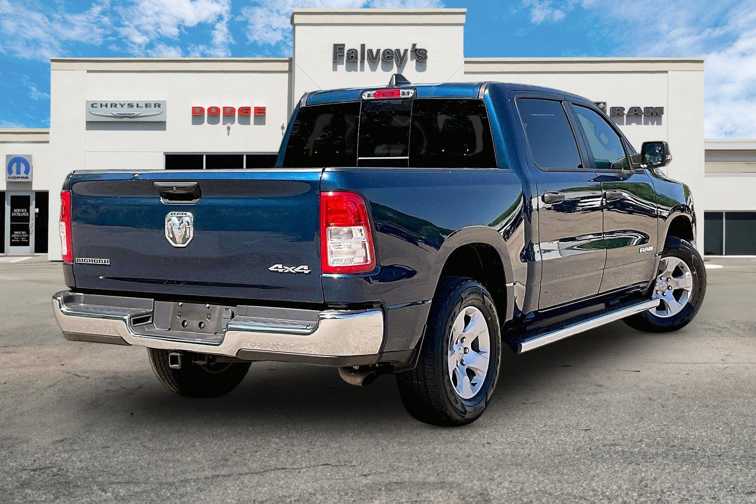 Used 2023 RAM 1500 Big Horn AWD/4WD image 2