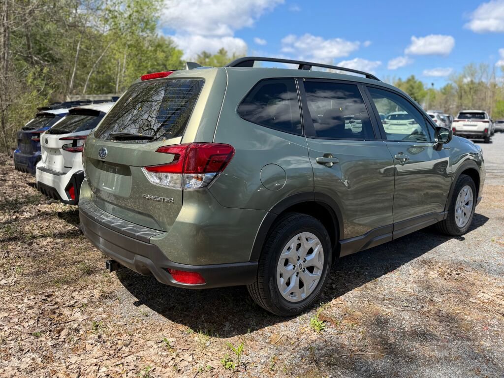 Used 2021 Subaru Forester AWD/4WD image 5