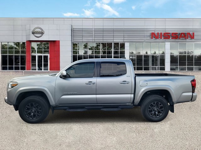 Used 2023 Toyota Tacoma SR5 w/ Technology Package image 7