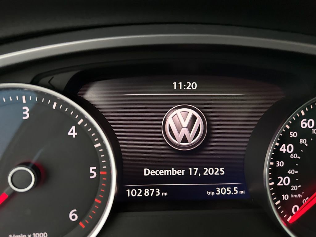 Used 2016 Volkswagen Touareg TDI image 13