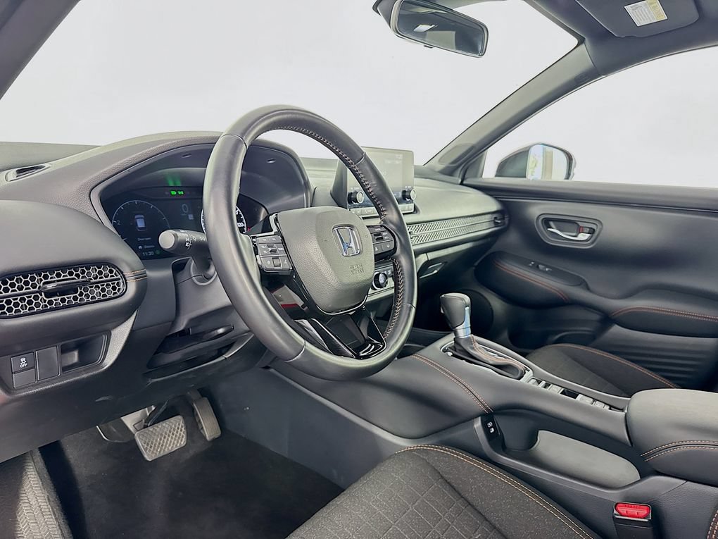 Used 2025 Honda HR-V Sport image 12