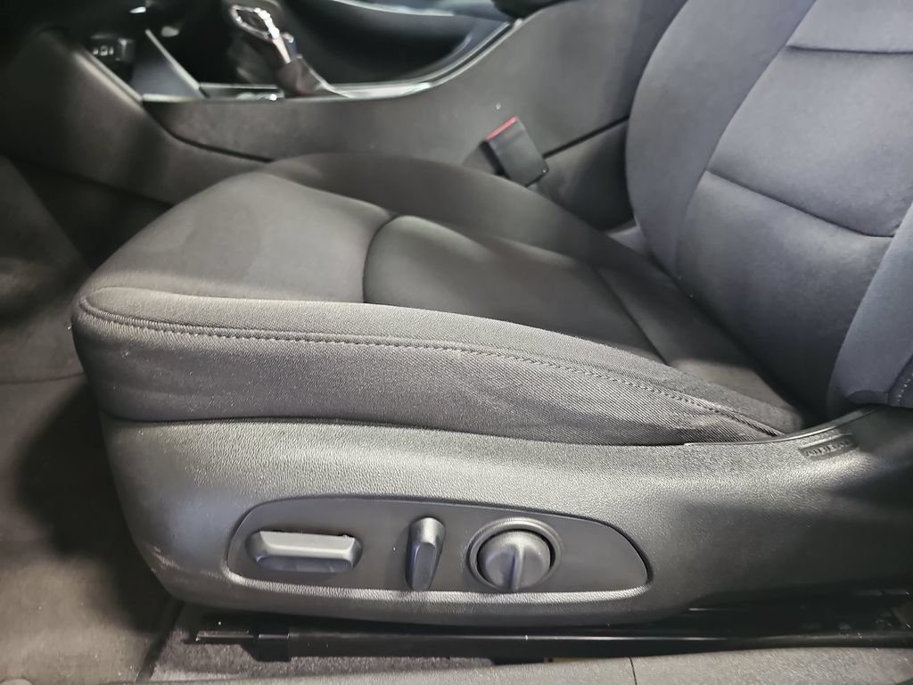 Used 2023 Chevrolet Malibu LT FWD image 29