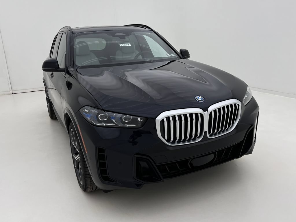 New 2026 BMW X5 xDrive50e w/ M Sport Package AWD/4WD image 3