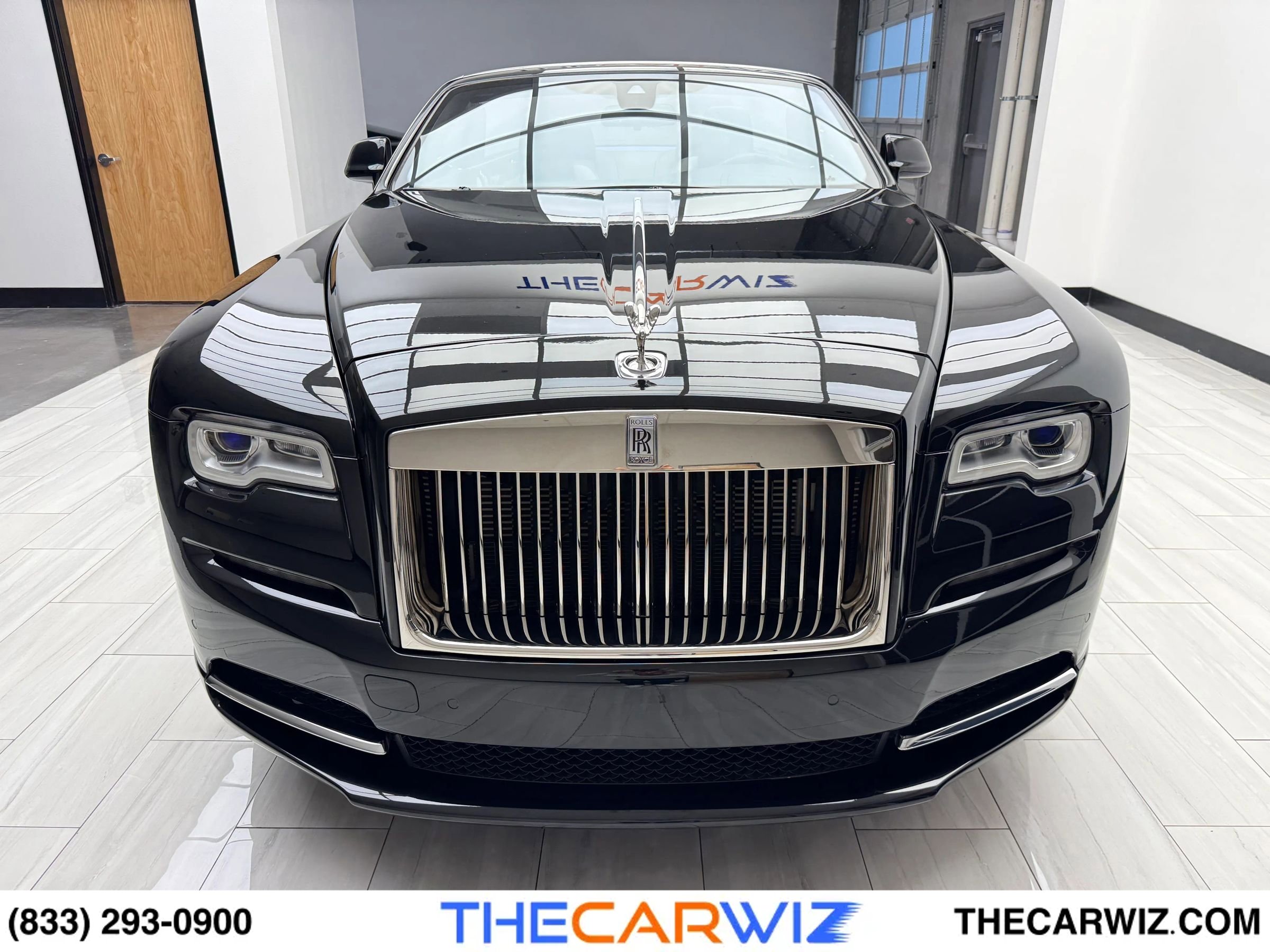 Used 2019 Rolls-Royce Dawn image 11
