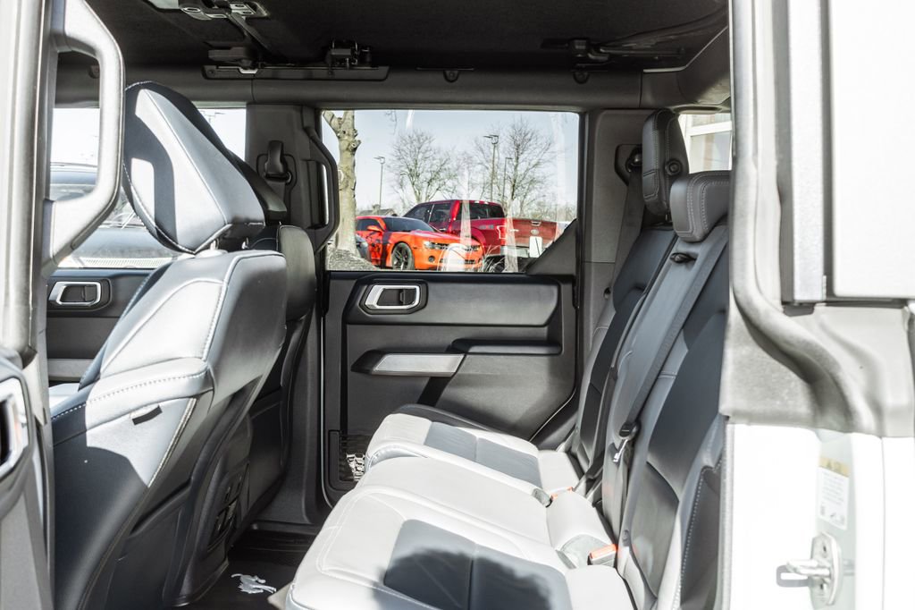 Used 2021 Ford Bronco First Edition AWD/4WD image 32