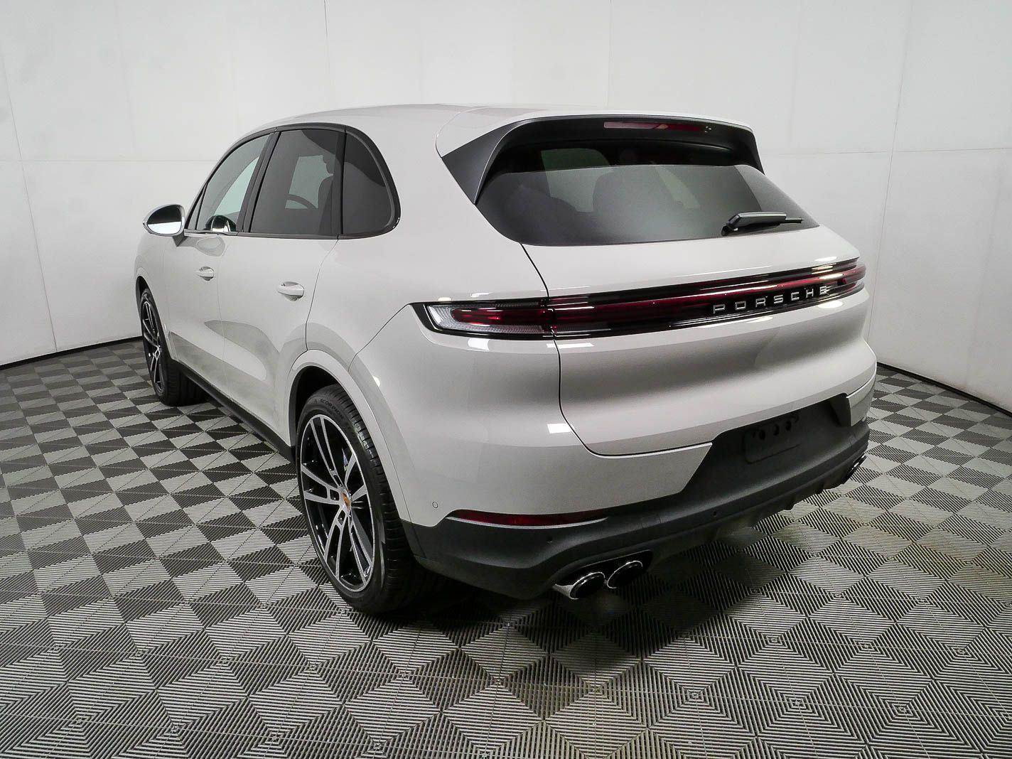 New 2026 Porsche Cayenne AWD/4WD image 3