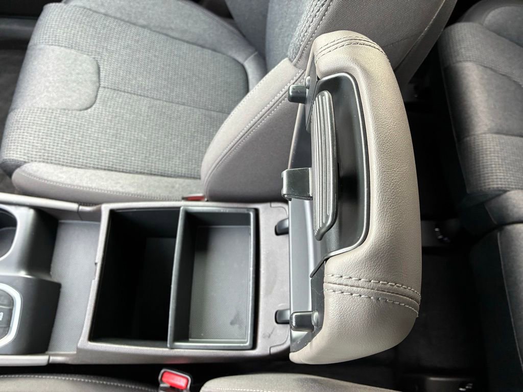 Used 2020 Hyundai Santa Fe SE image 34