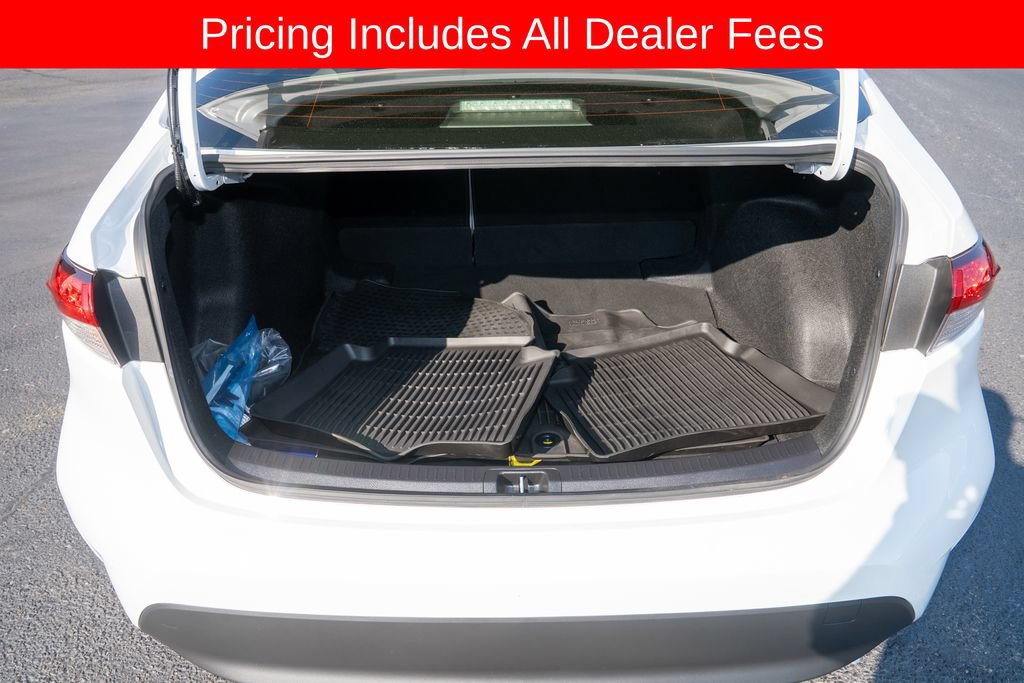 Used 2026 Toyota Corolla LE FWD image 5