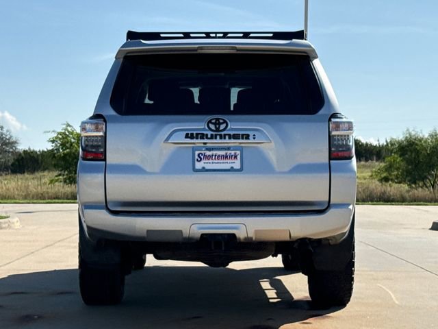 Used 2020 Toyota 4Runner SR5 Premium w/ Moonroof Package AWD/4WD image 8